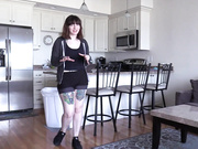 Bettie Bondage: Rutina de Entreno de Mamá Sudada y Follada 💦🔥
