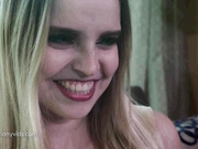 Codi Vore Baise Frangine Folle: Blonde Busty Implorant du Sperme 💦🍆