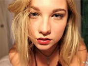 Orgasmo da Lily Ivy Sob a Lua Só Dedinhos 💦🌙