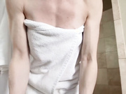 Explosion de Squirt de RocknRose avec Frénésie Dildo 💦🔥👅